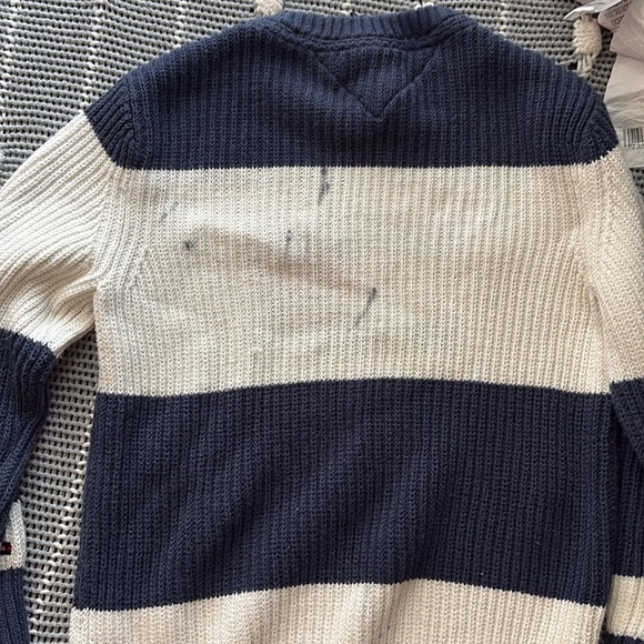 Tommy Hilfiger Men's Navy and White Sweater - Picture 6 of 6